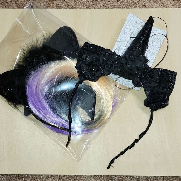 2 headbands, 2 Cat Ears, 1 has hair extensions, the Noir 1 has Unicorn point. - Picture 5 of 5